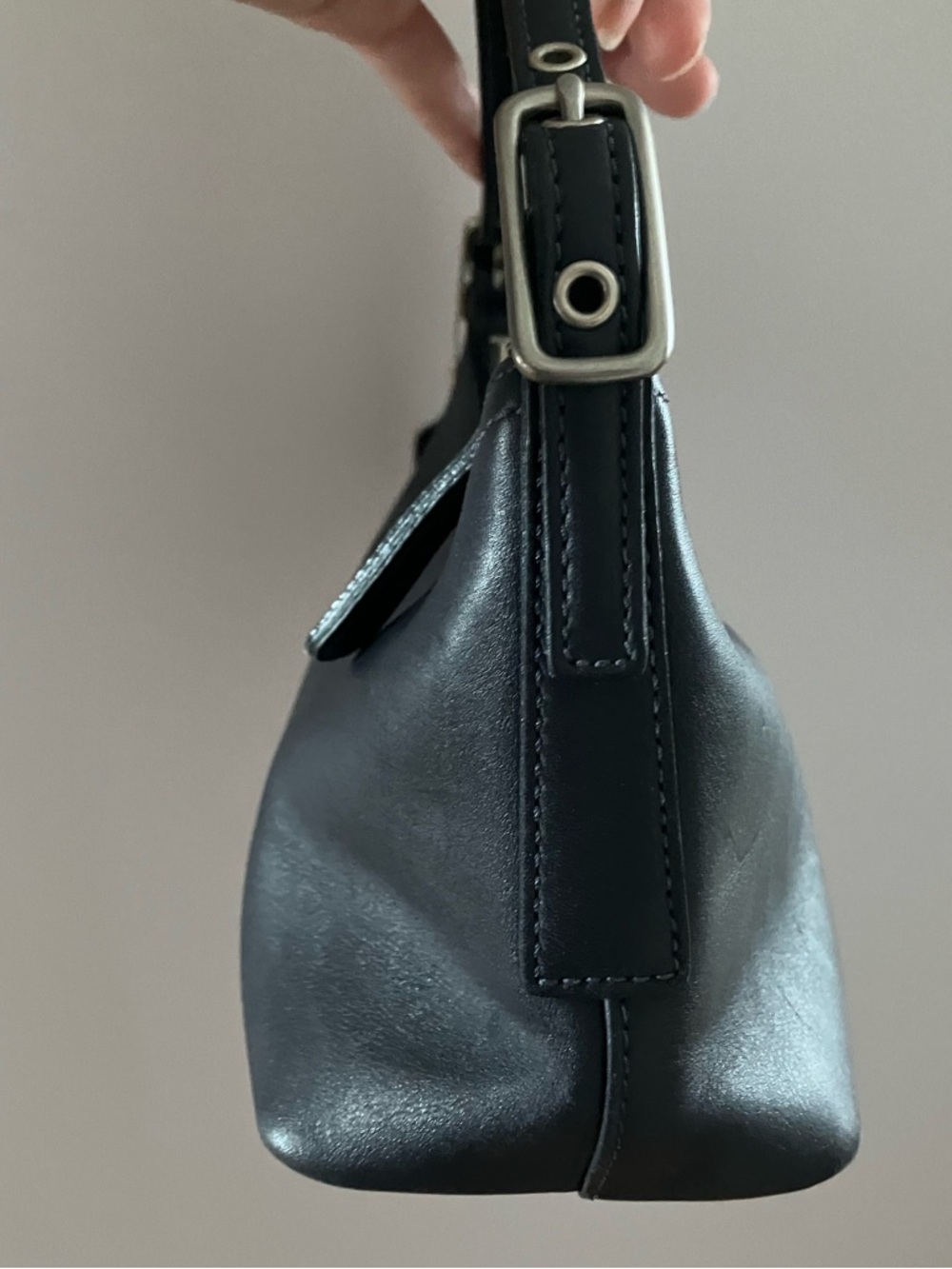 Vintage Coach Black Leather Mini Wristlet Pouch - Picture 5 of 16